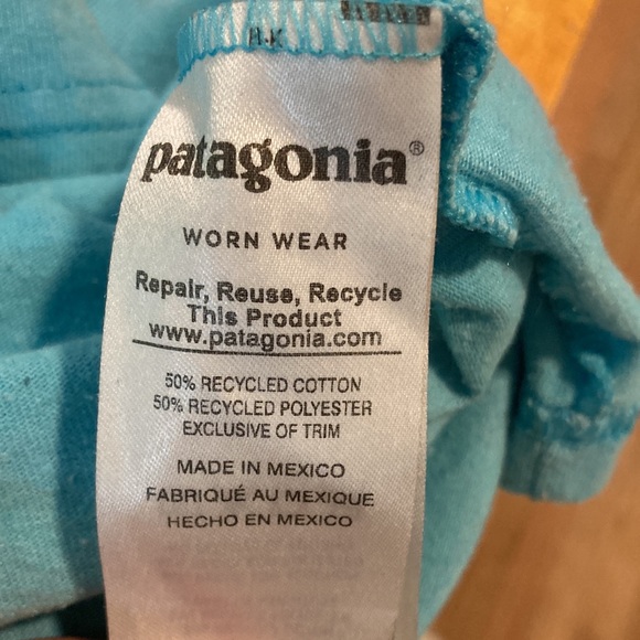 Patagonia classic tee size Medium - Picture 7 of 7